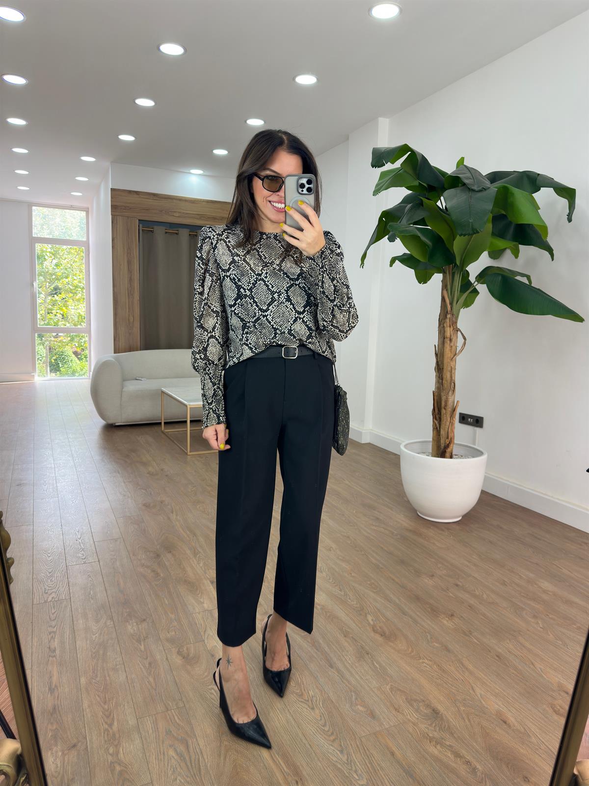 Balon Kol Vatkalı Şifon Bluz - Siyah