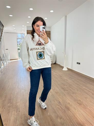 Baskı Ve Nakış Detaylı Sweatshirt