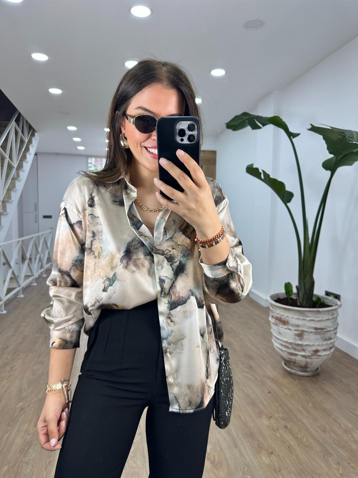 Batik Desenli Saten Gömlek