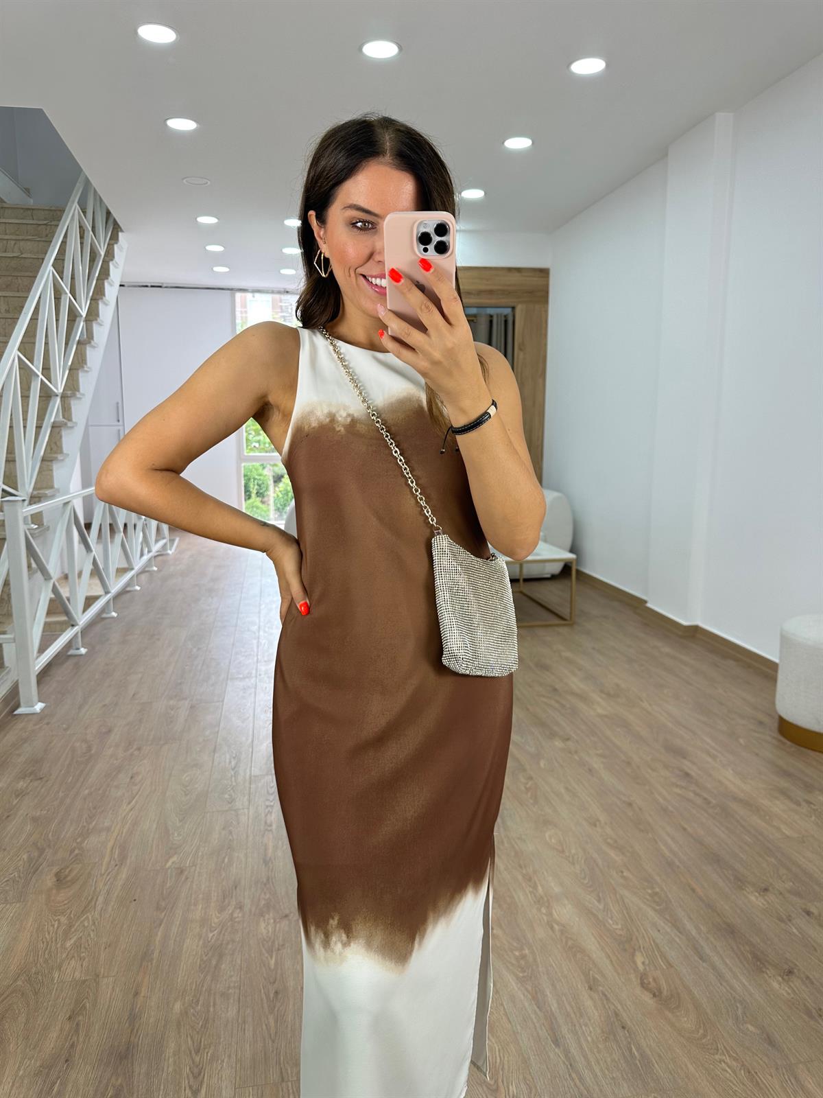 Batik Desenli Yanı Yırtmaçlı Krem-Kahve Elbise