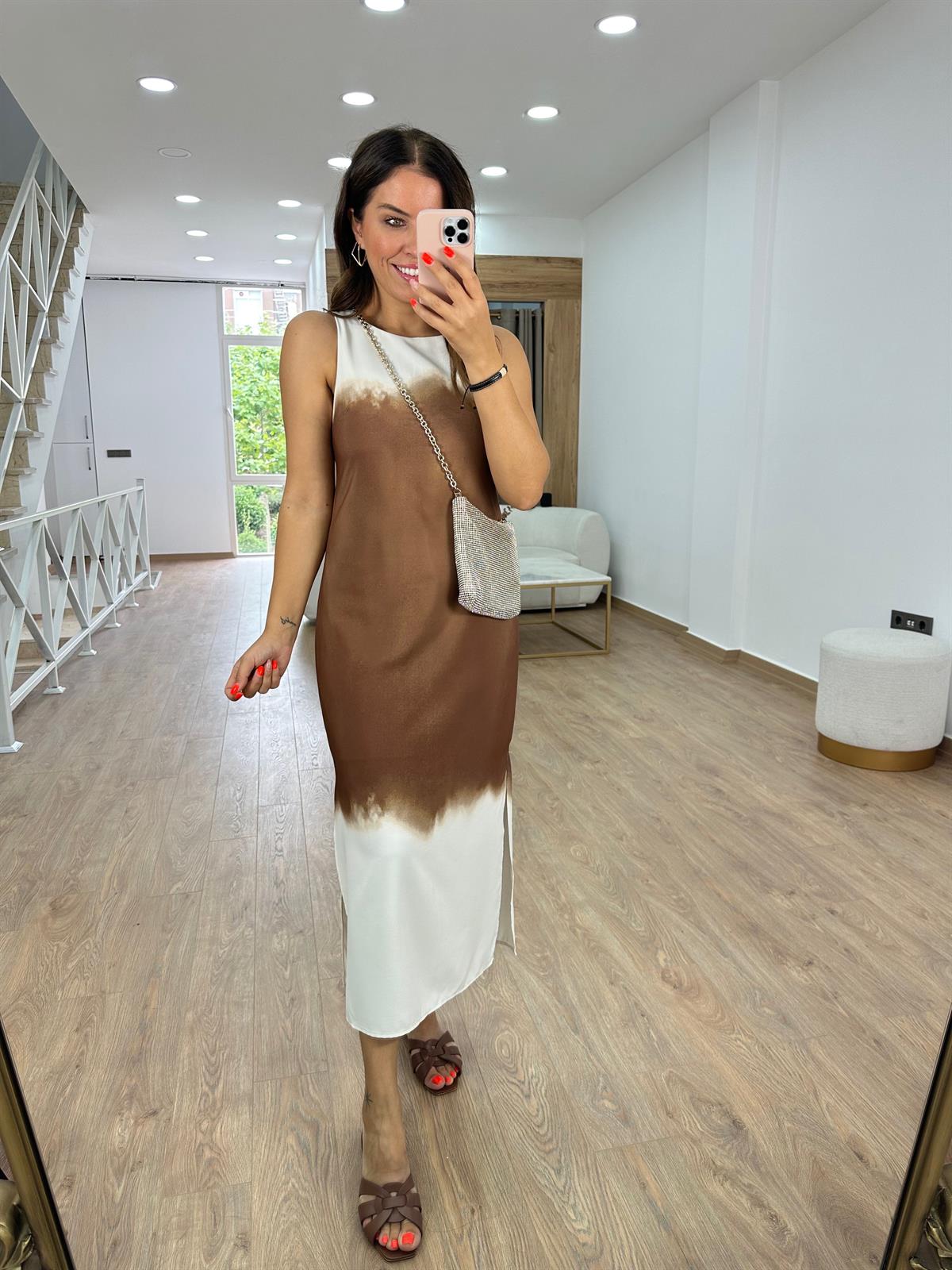 Batik Desenli Yanı Yırtmaçlı Krem-Kahve Elbise