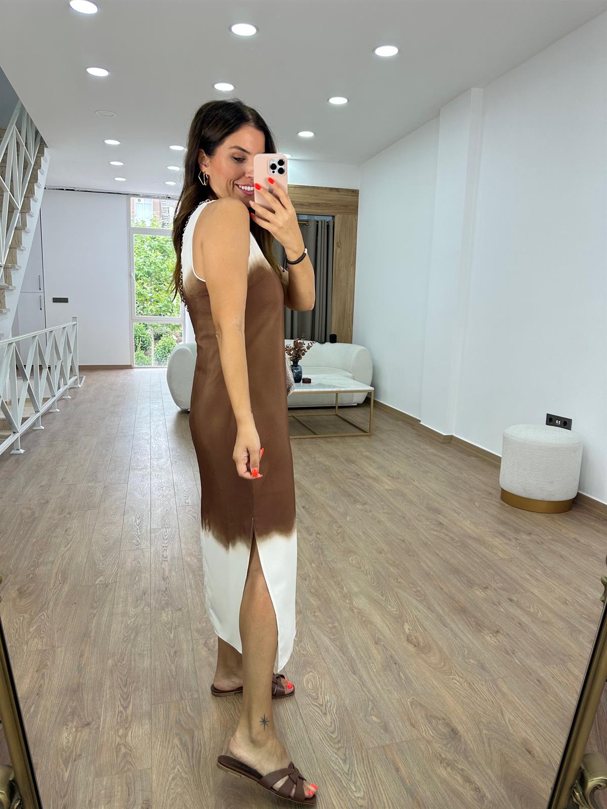 Batik Desenli Yanı Yırtmaçlı Krem-Kahve Elbise