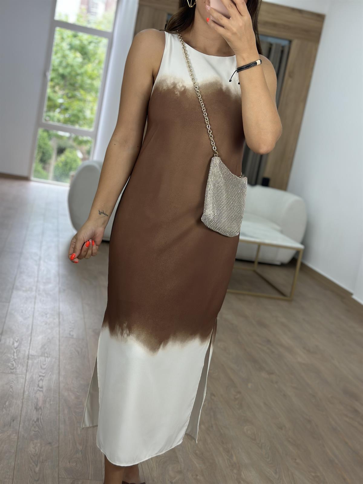 Batik Desenli Yanı Yırtmaçlı Krem-Kahve Elbise