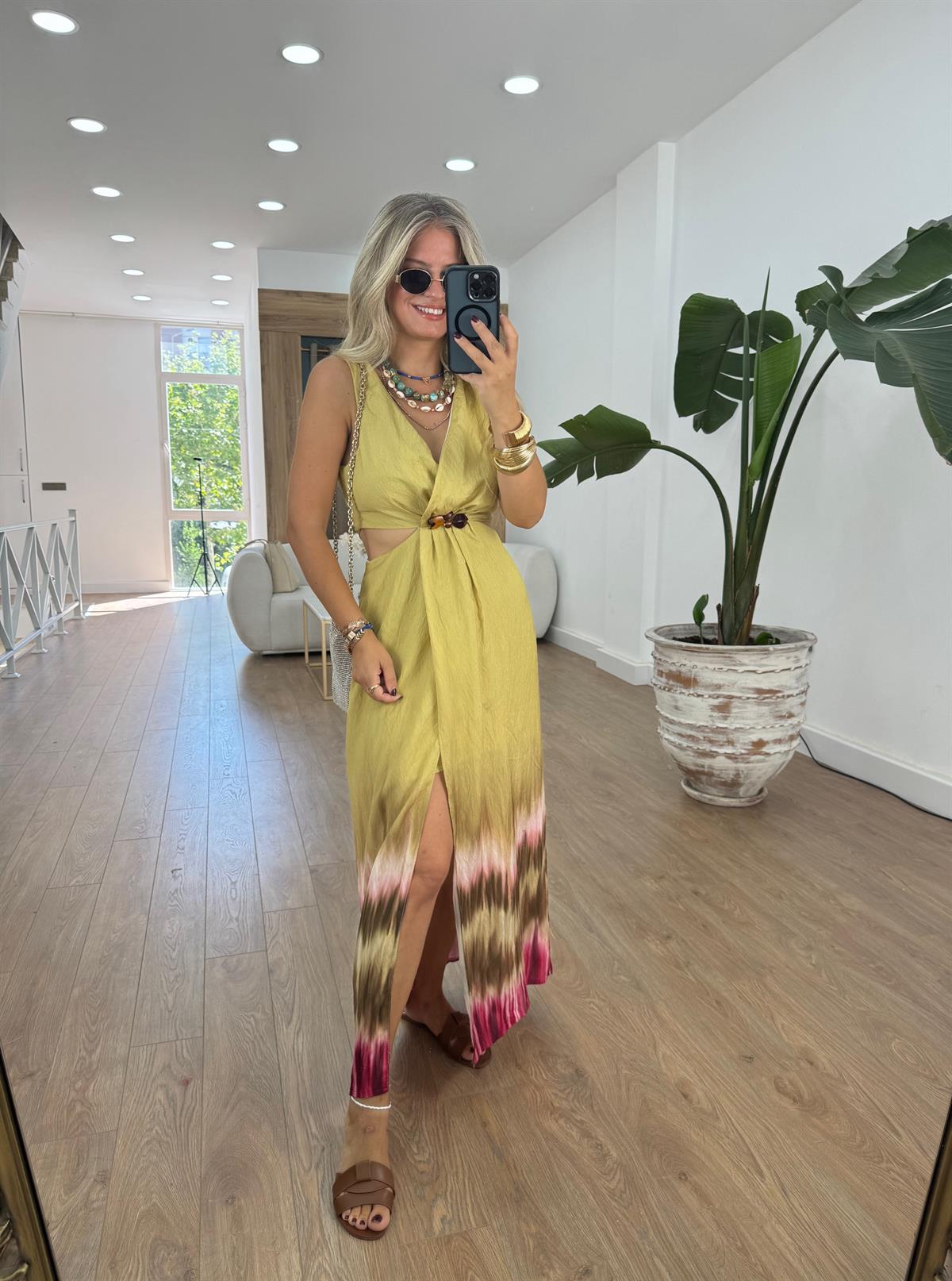 Bel Dekolteli Yırtmaçlı Tasarım Elbise