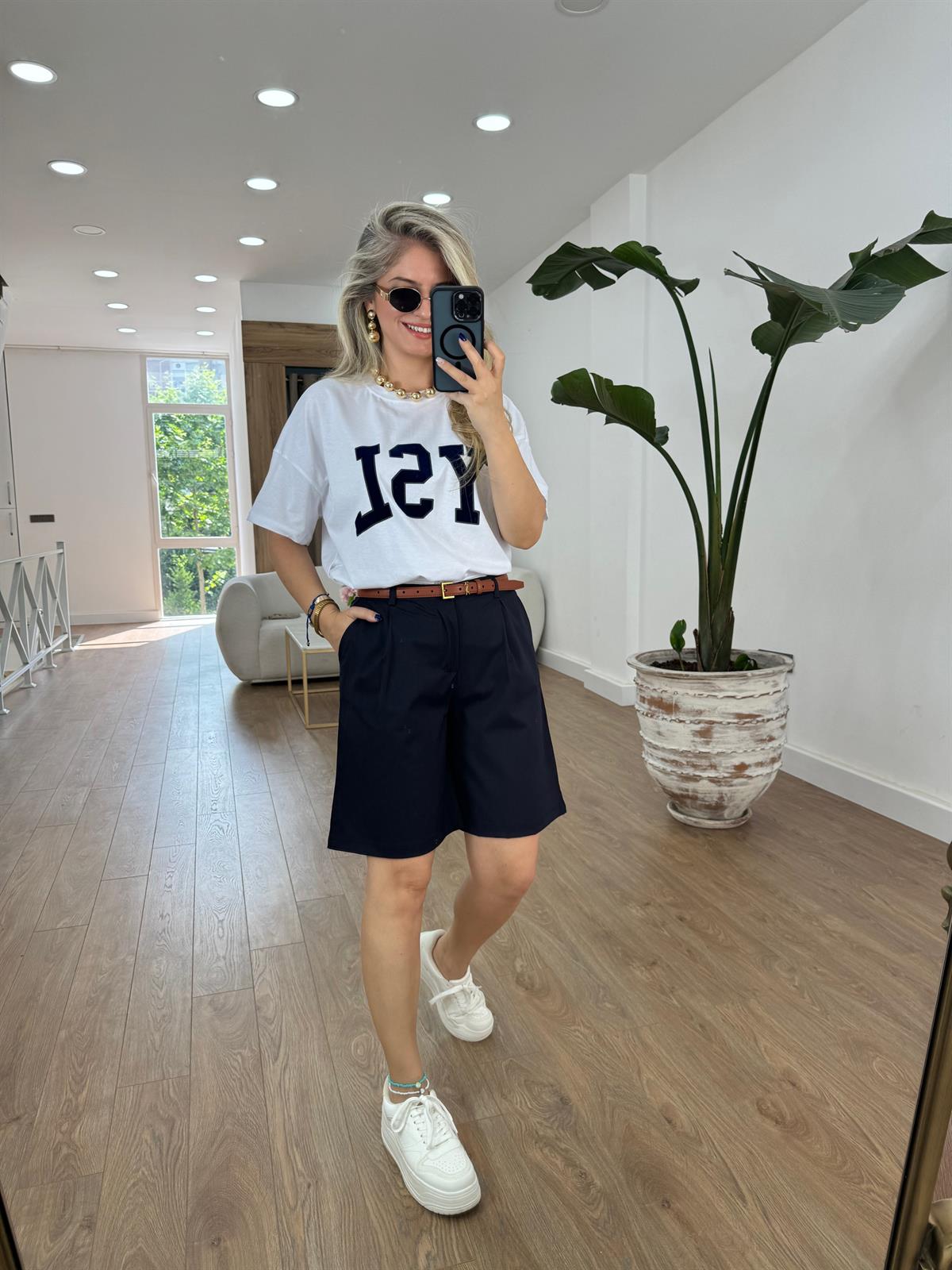 Bel Detaylı Şehir Boy Şort-Lacivert