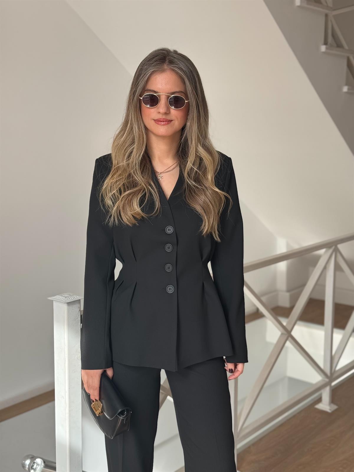 Belden Oturtmalı Blazer Ceketli Takım - Siyah