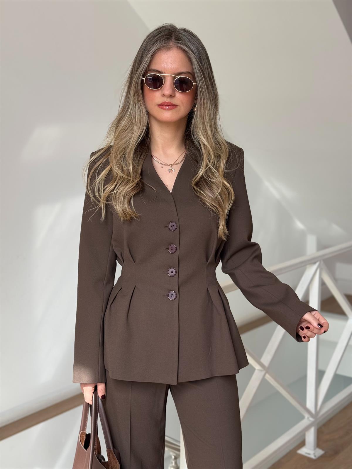 Belden Oturtmalı Blazer Ceketli Takım - Kahverengi