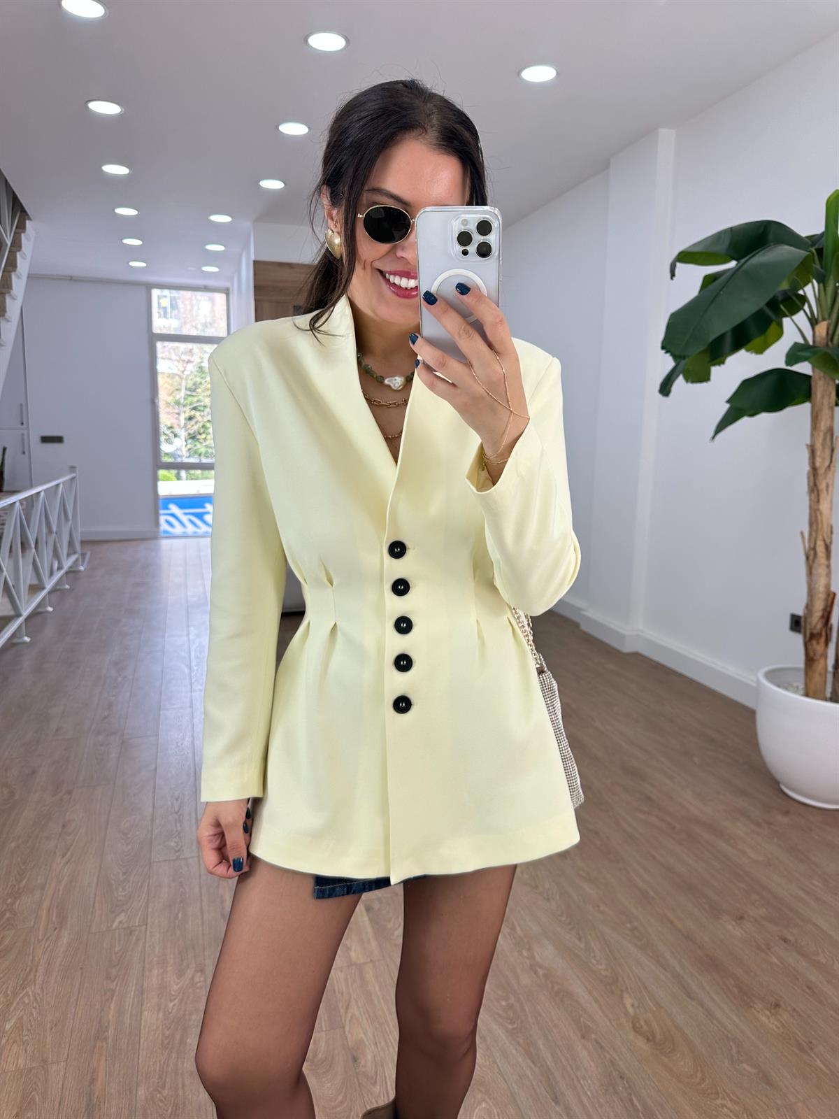 Belden Oturtmalı Düğme Detaylı Ceket - Sarı