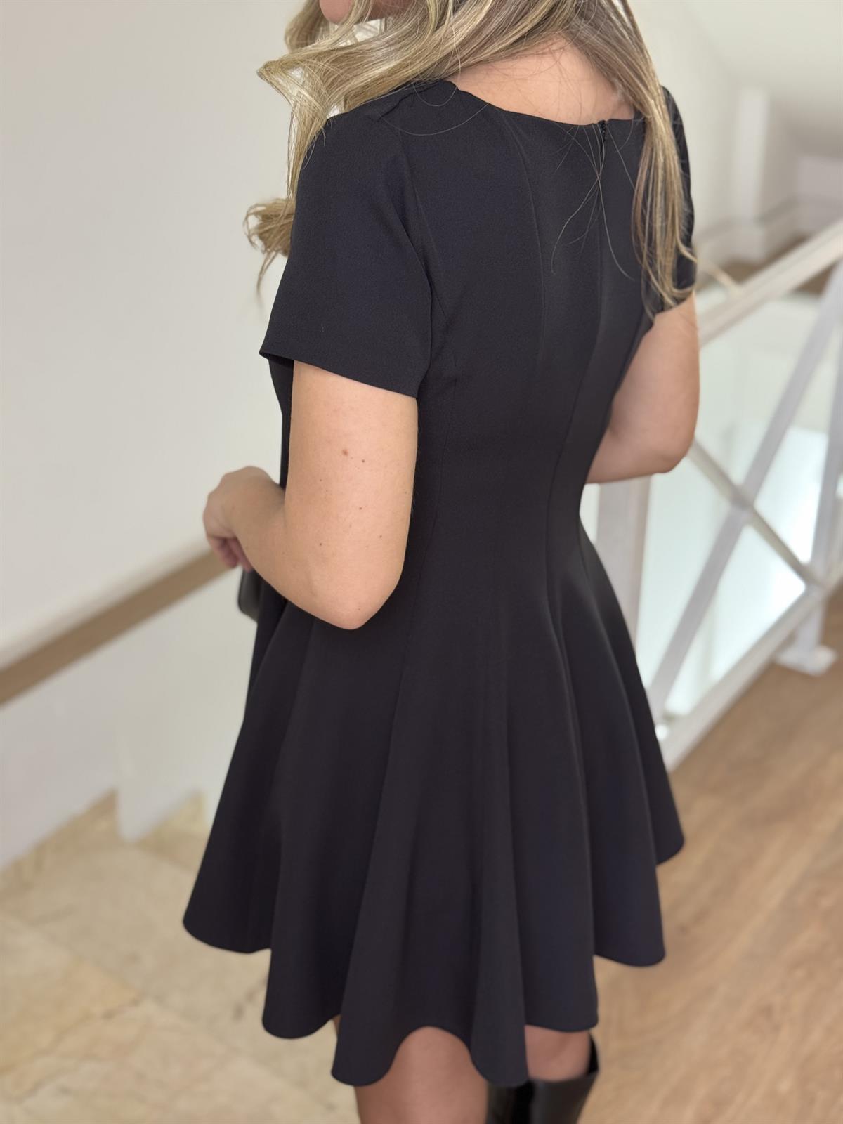 Belden Oturtmalı Kloş Elbise - Siyah 