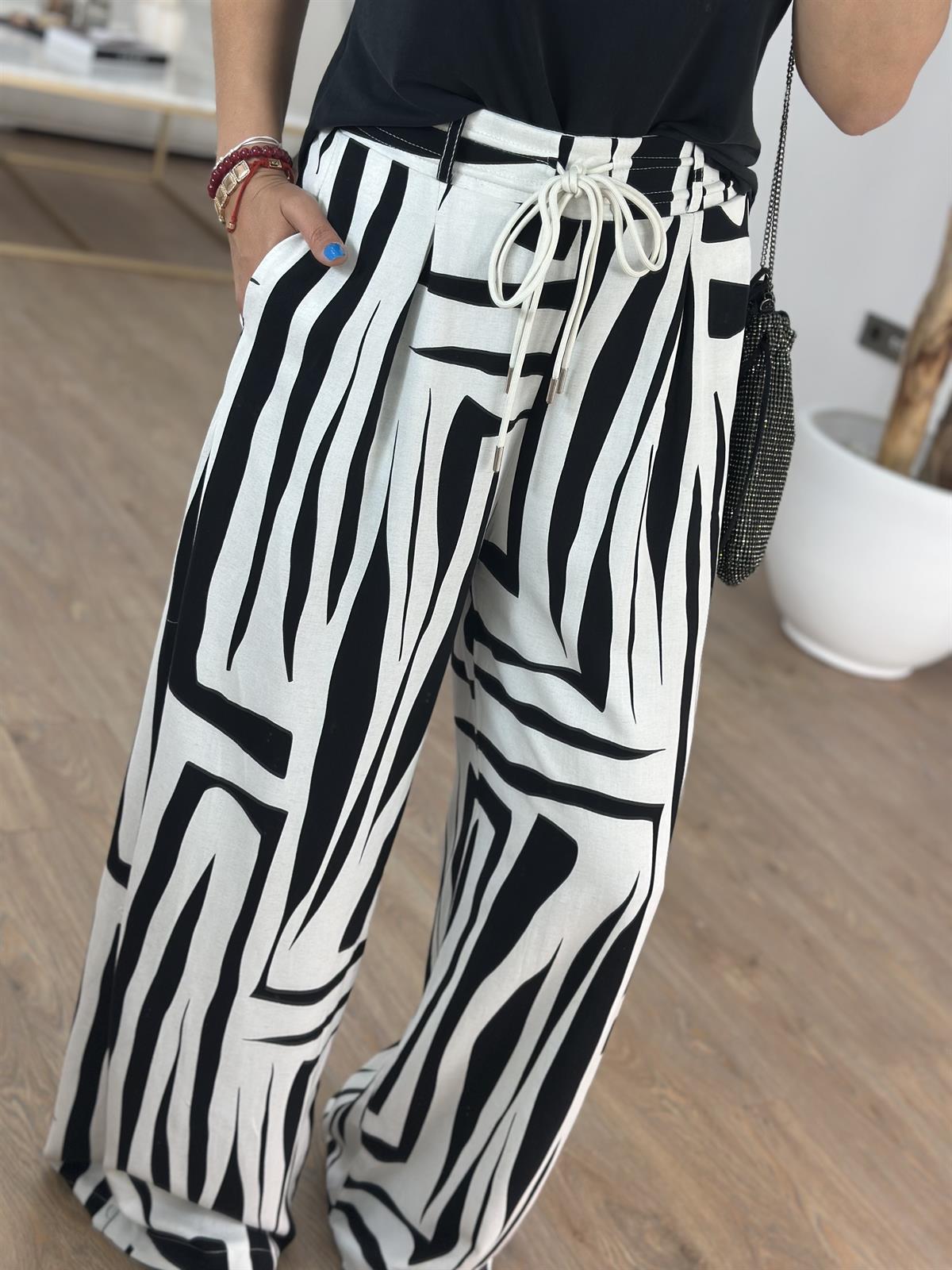 Beli Bağcıklı Bol Paça Pantolon - Siyah