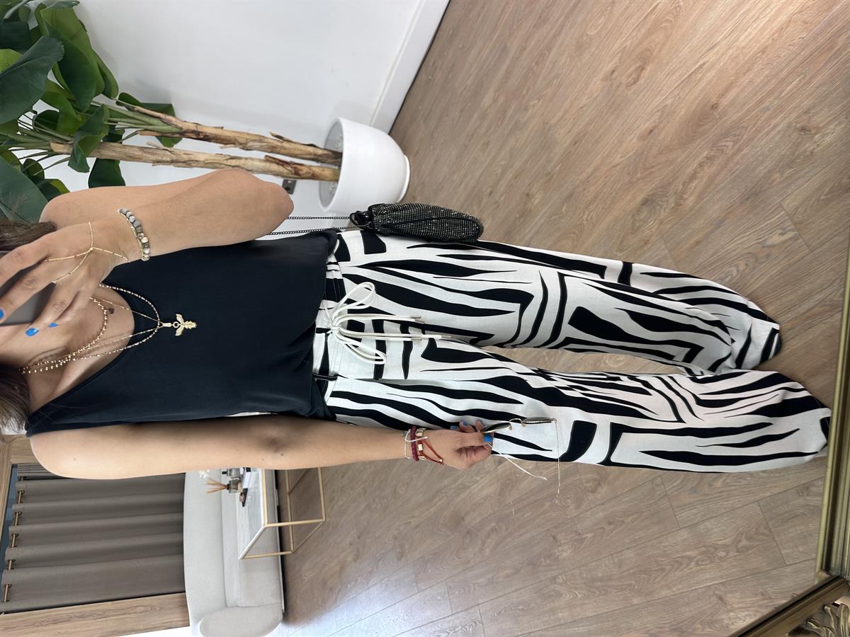 Beli Bağcıklı Bol Paça Pantolon - Siyah