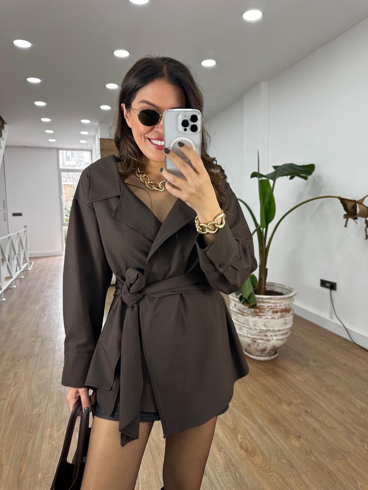 Beli Bağlamalı Açık Yaka Gömlek - Acı Kahve