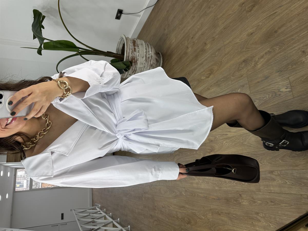 Beli Bağlamalı Açık Yaka Gömlek - Beyaz