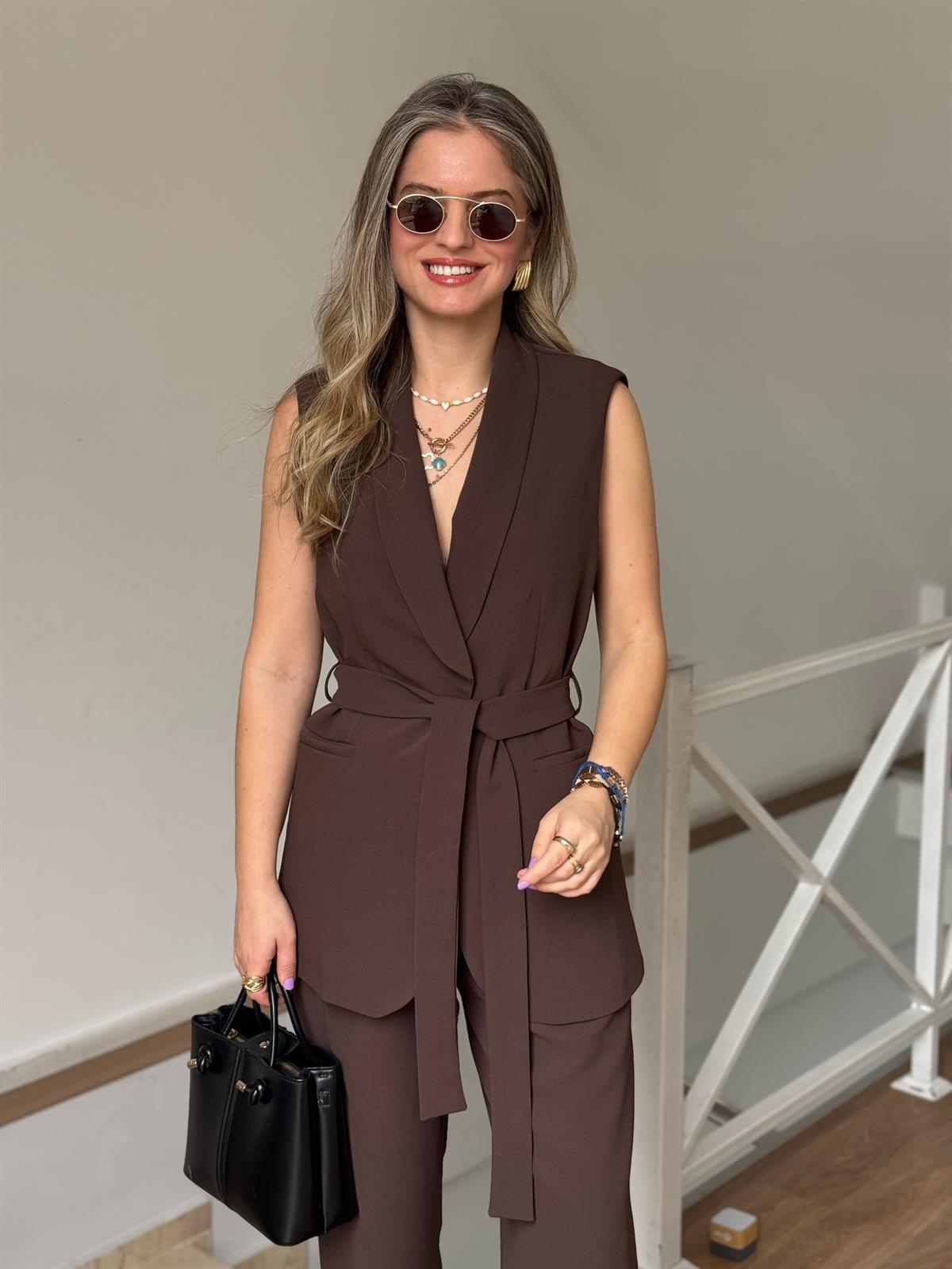 Beli Bağlamalı Yelek Pantolon Takım - Kahverengi