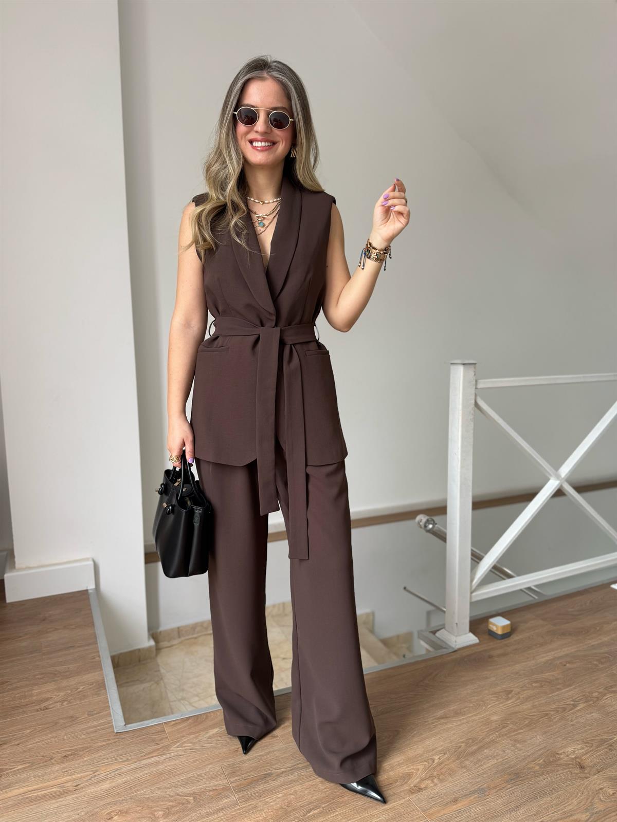 Beli Bağlamalı Yelek Pantolon Takım - Kahverengi