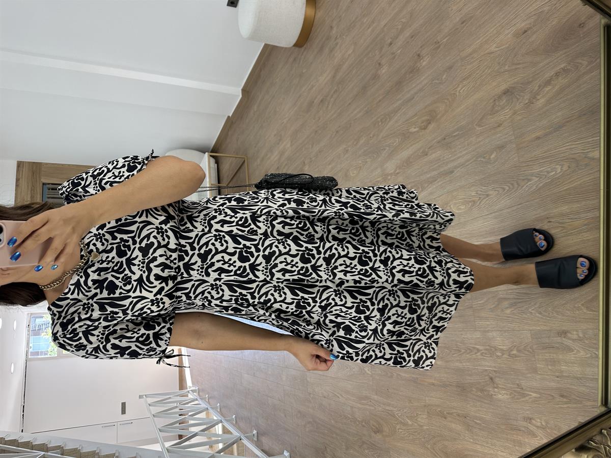 Beli Dikiş Detaylı Kısa Kol Elbise-Siyah