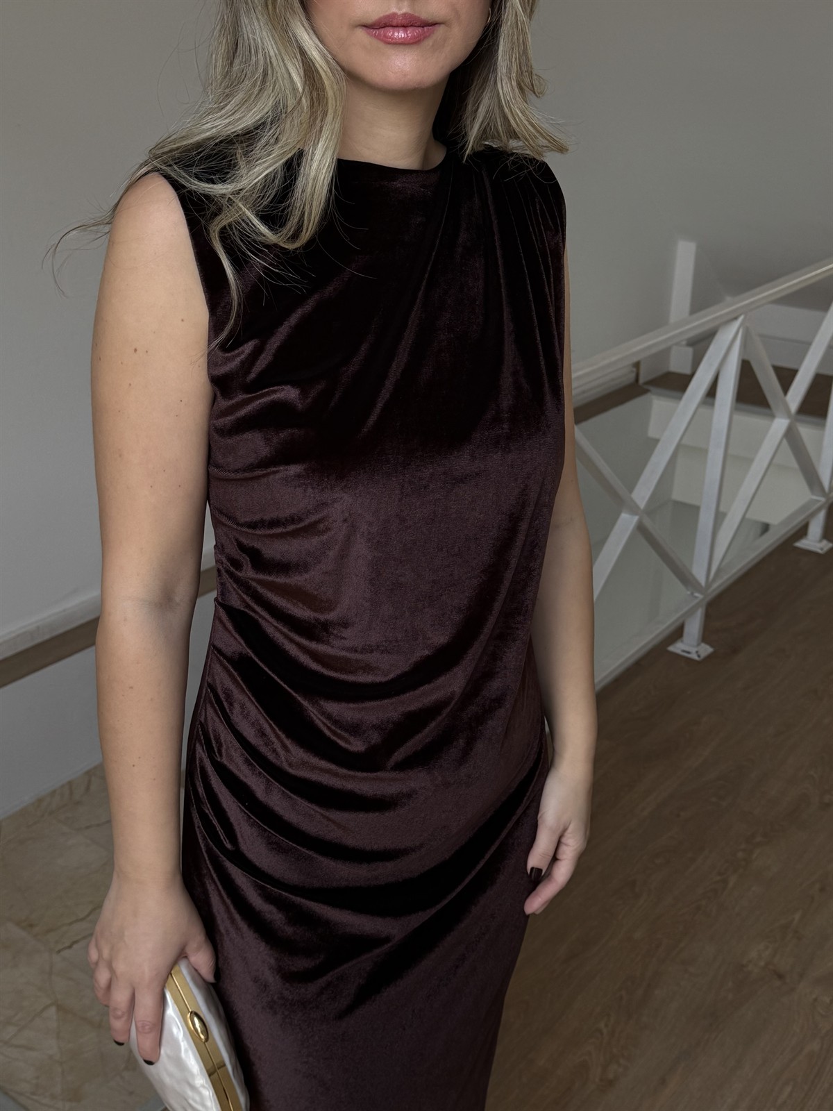 Beli Drapeli Maxi Kadife Elbise - Kahverengi