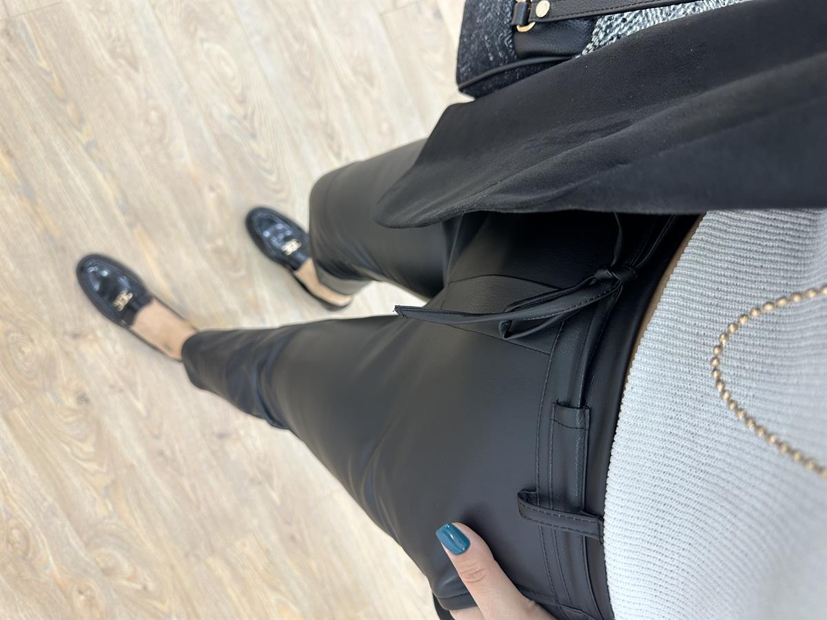 Beli İp Bağlamalı Deri Pantolon