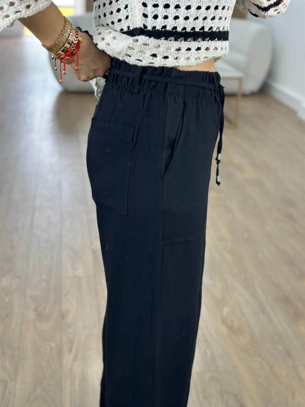Beli Kemerli Bol Paça Modal Pantolon-Siyah