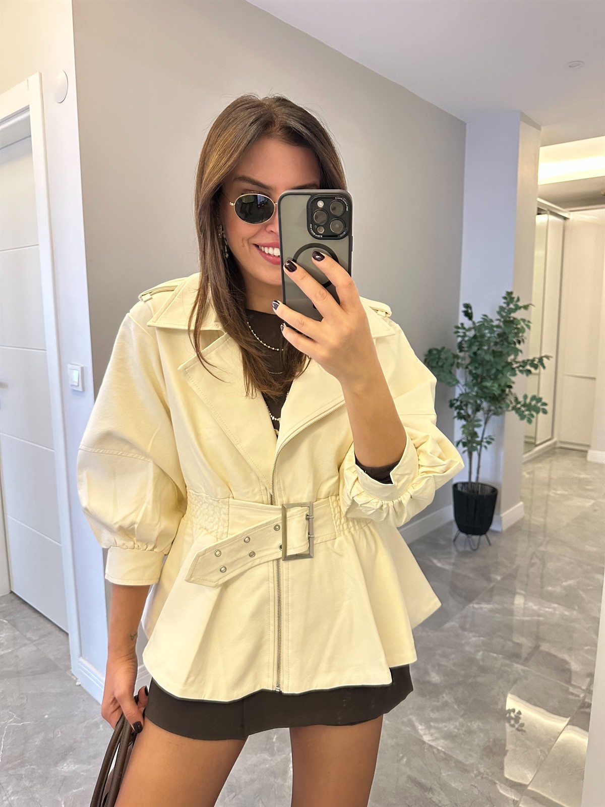 Astarlı Beli Kemerli Deri Ceket - Ekru