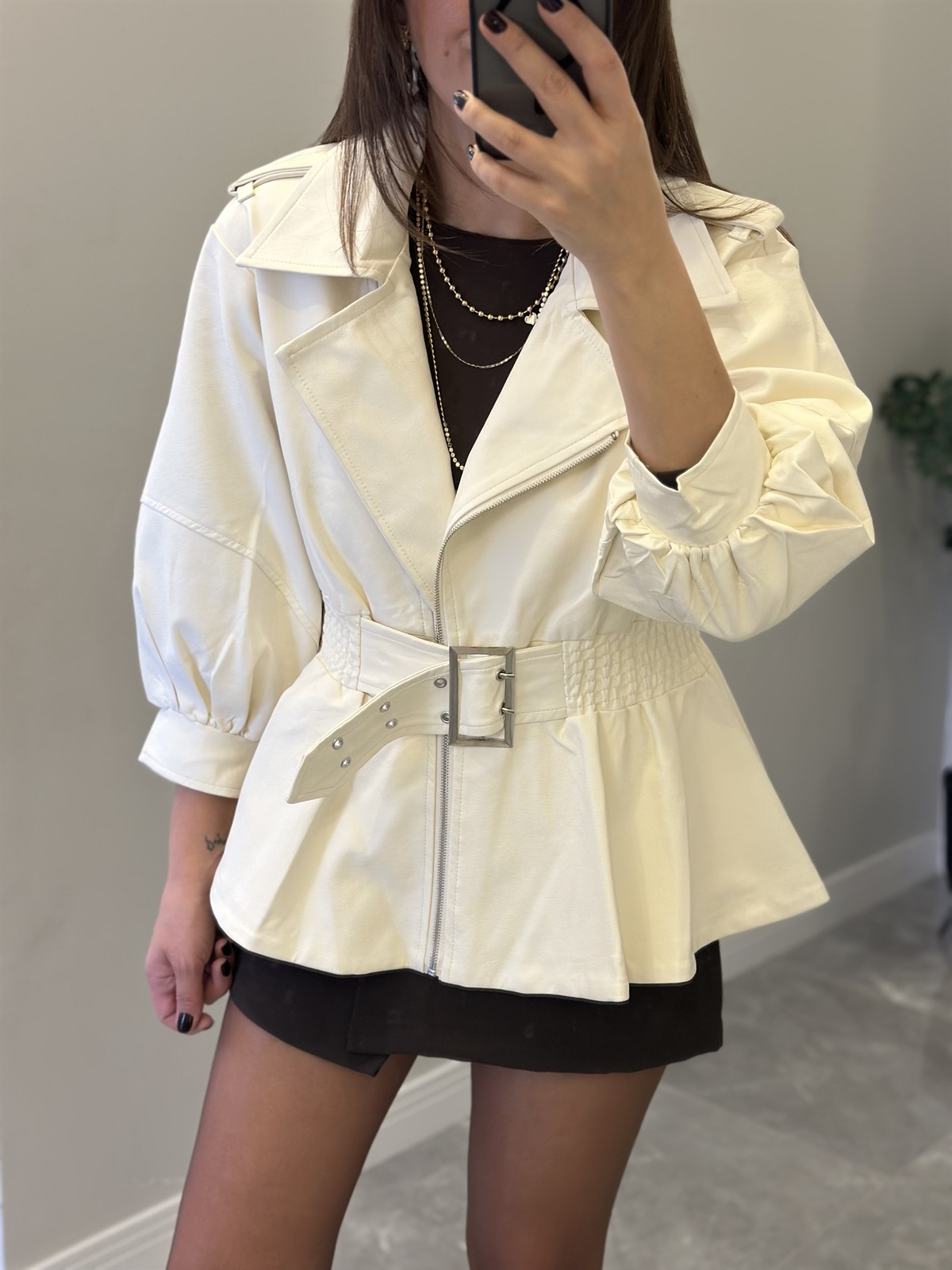 Astarlı Beli Kemerli Deri Ceket - Ekru