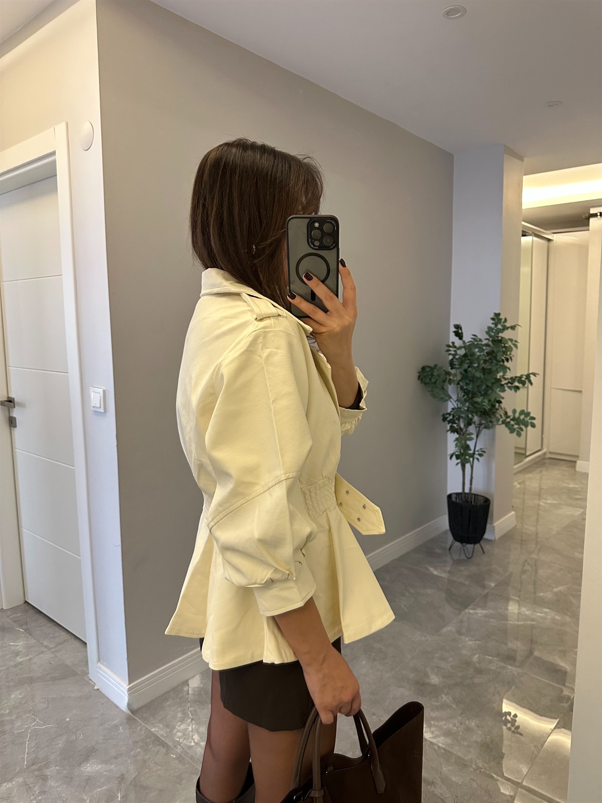 Astarlı Beli Kemerli Deri Ceket - Ekru