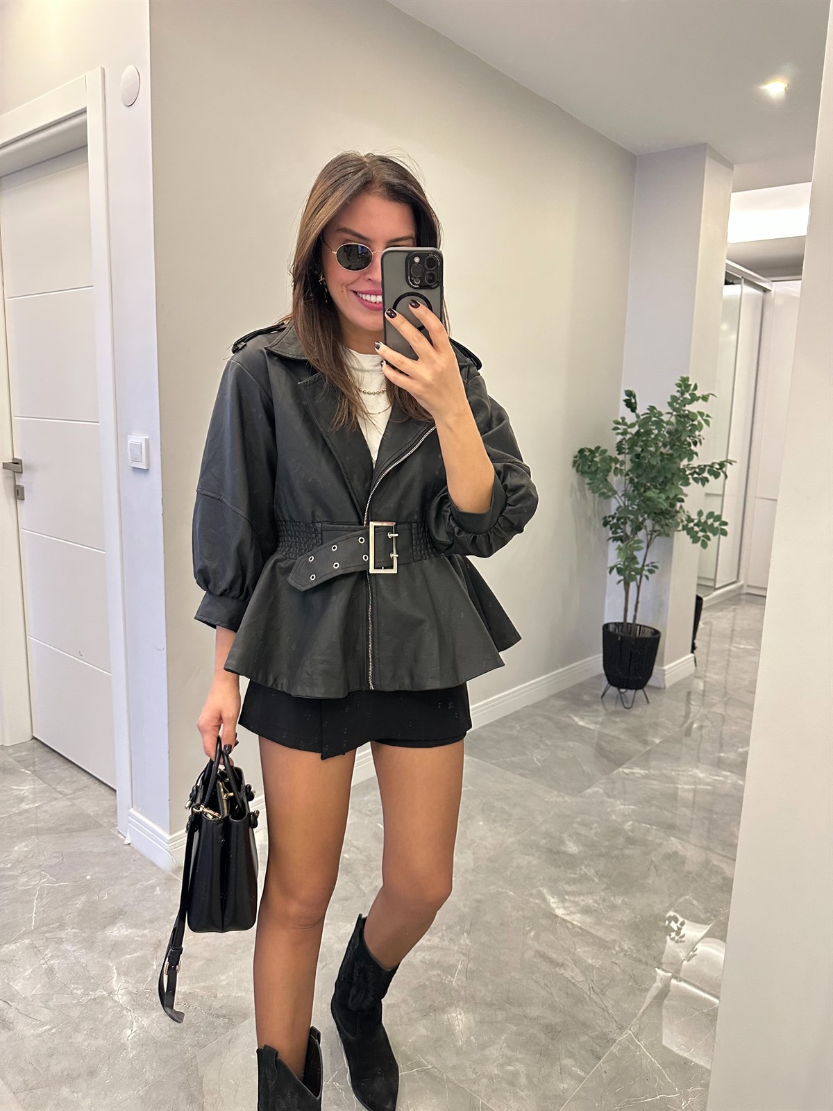 Astarlı Beli Kemerli Deri Ceket - Siyah