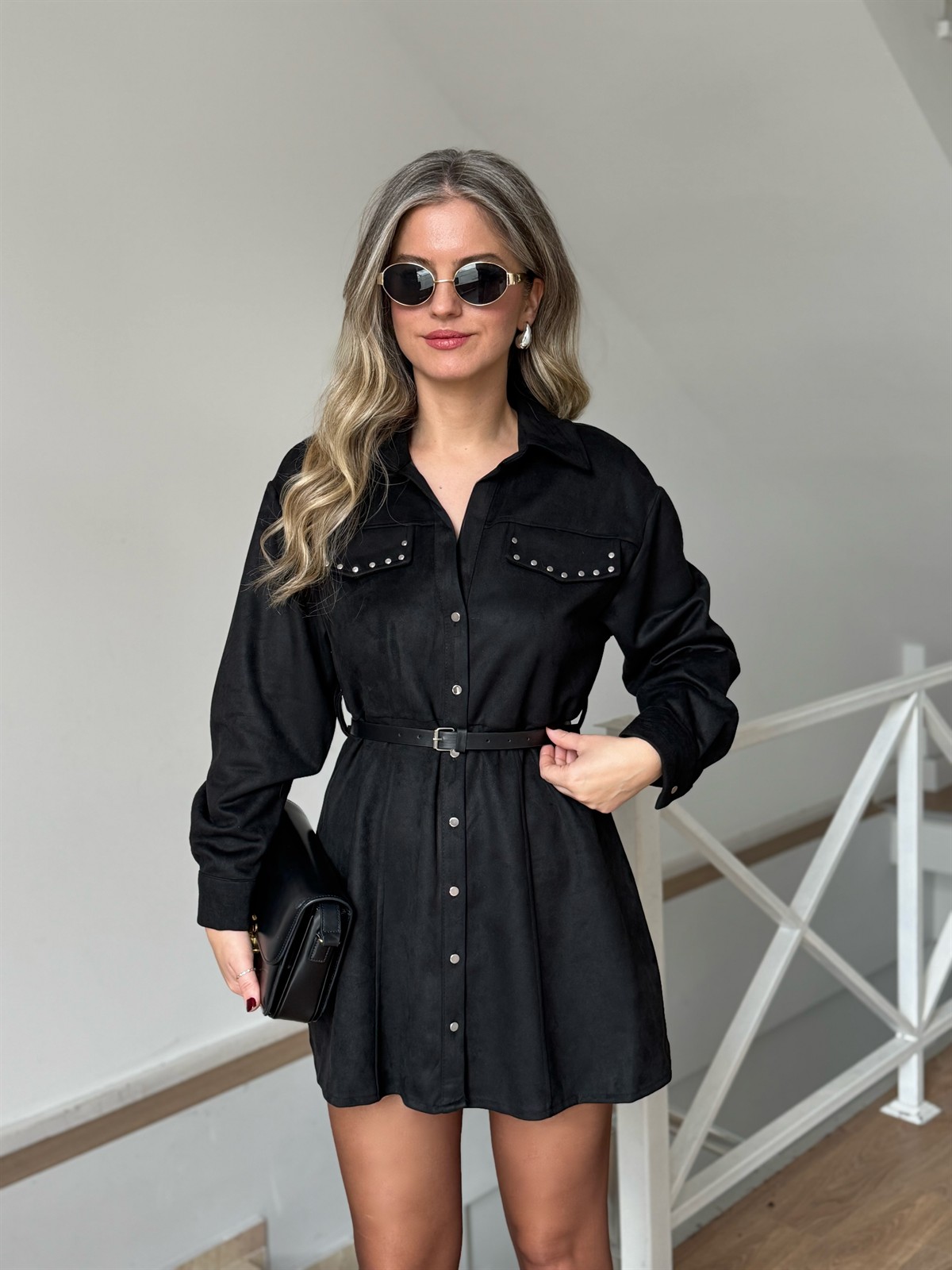 Beli Kemerli Zımbalı Süet Elbise 