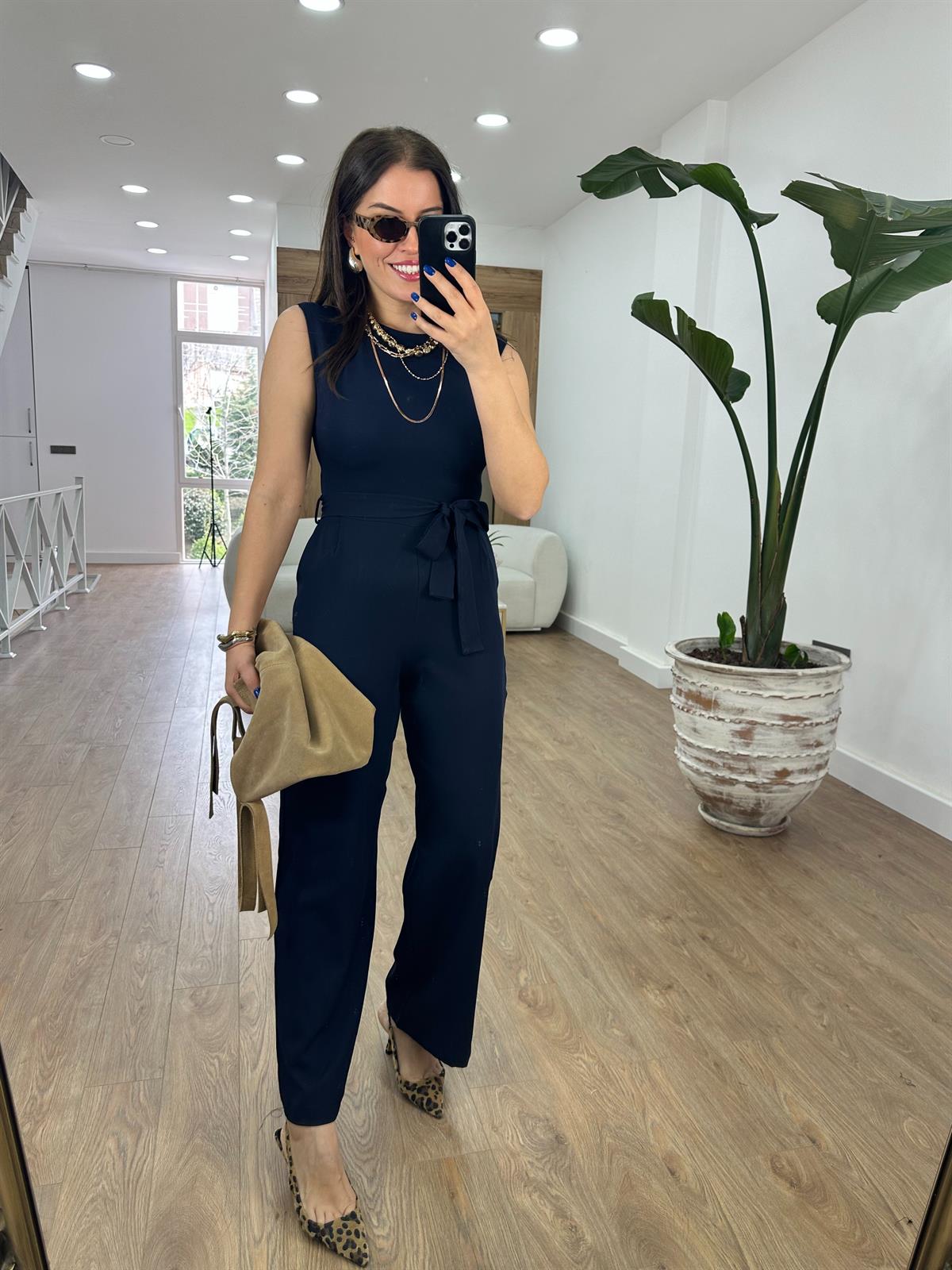 Beli Kuşaklı Bol Paça Tulum-Lacivert