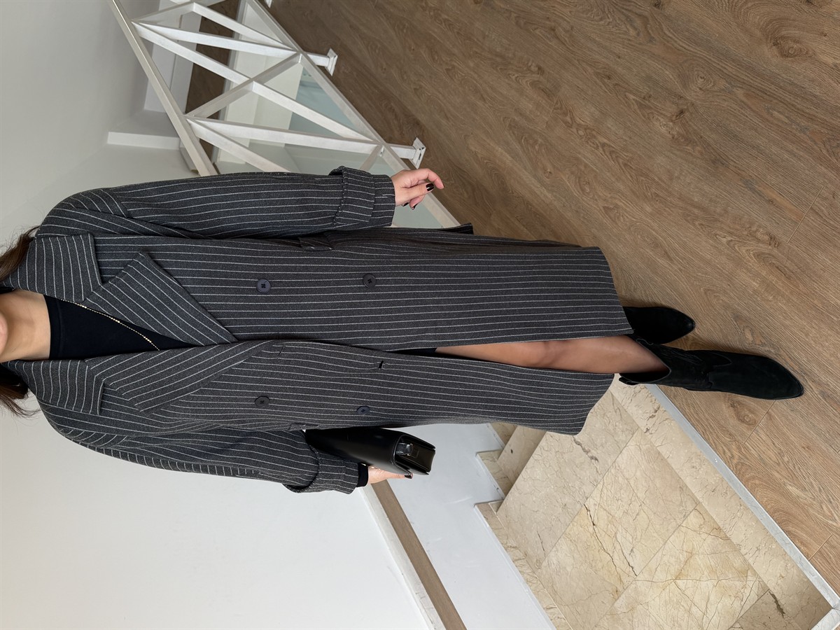 Beli Kuşaklı Geniş Çizgili Kaban