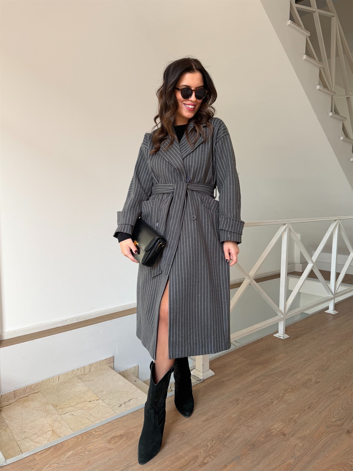 Beli Kuşaklı Geniş Çizgili Kaban