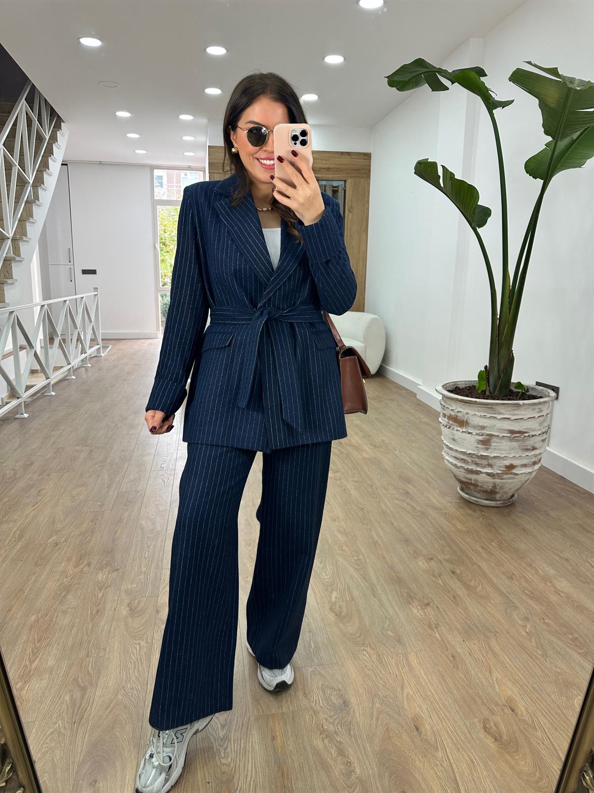 Beli Kuşaklı Kaşe Takım-Lacivert