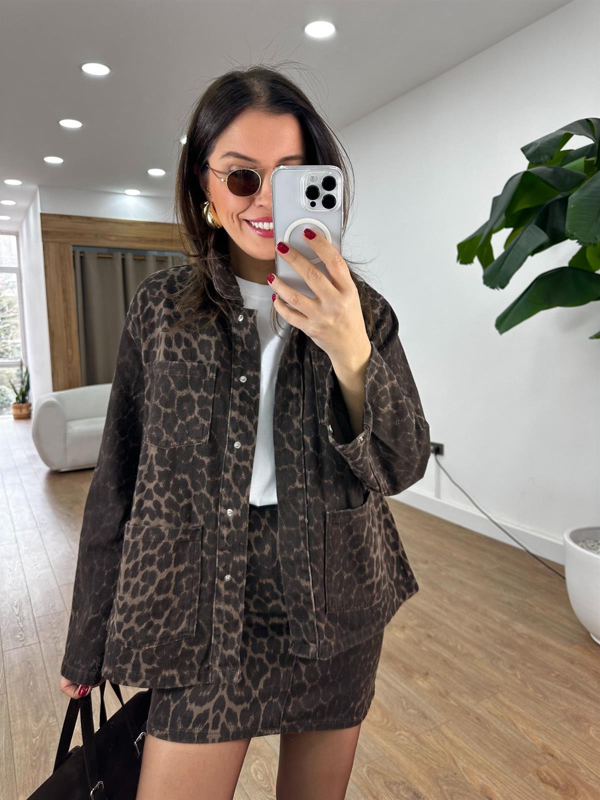 Beli Kuşaklı Leopar Denim Ceket