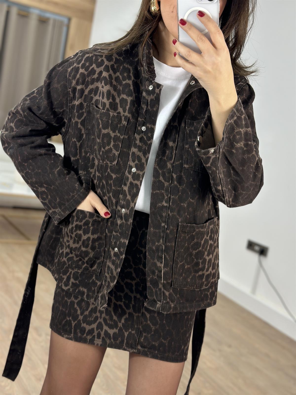 Beli Kuşaklı Leopar Denim Ceket