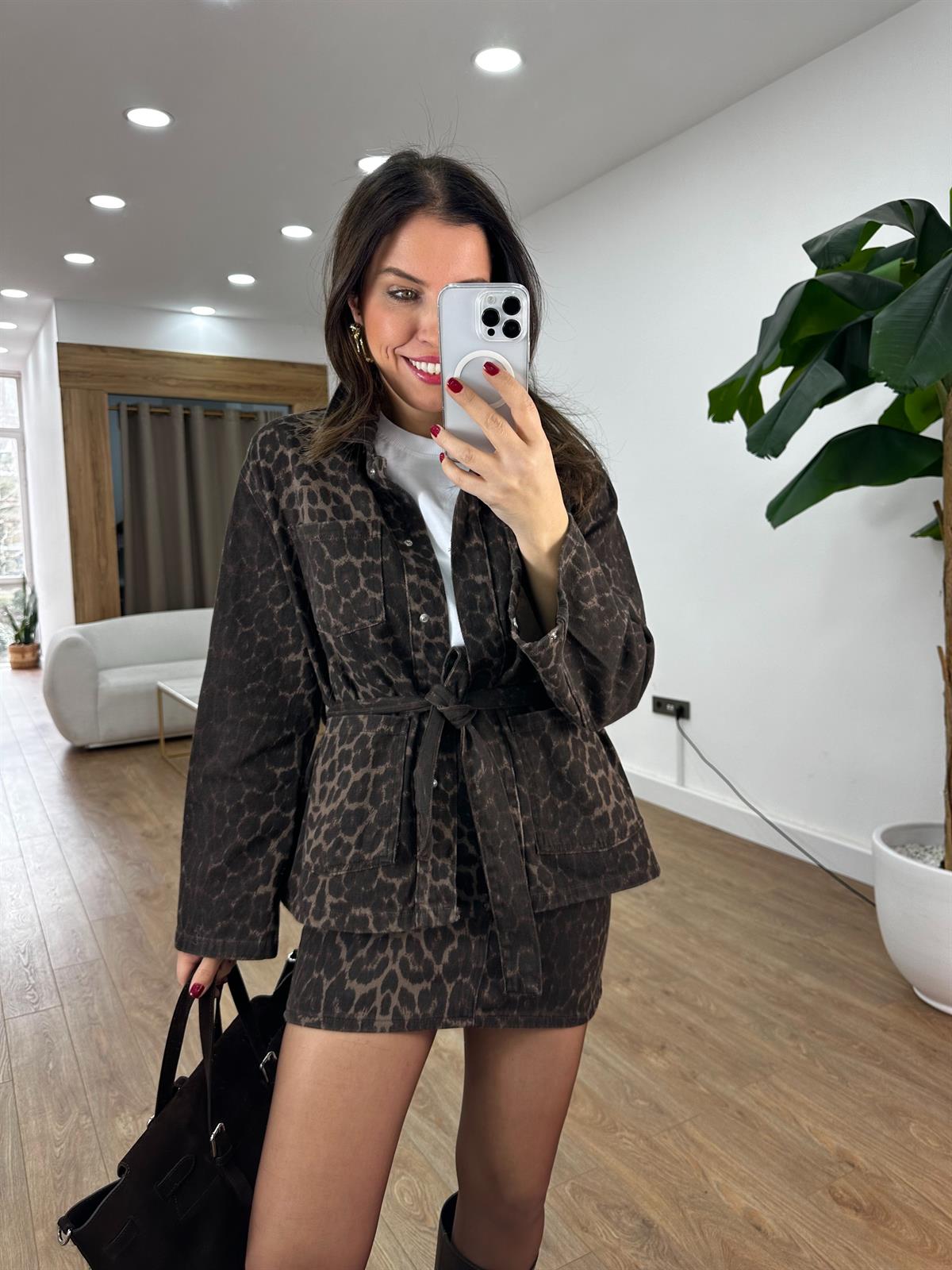 Beli Kuşaklı Leopar Denim Ceket