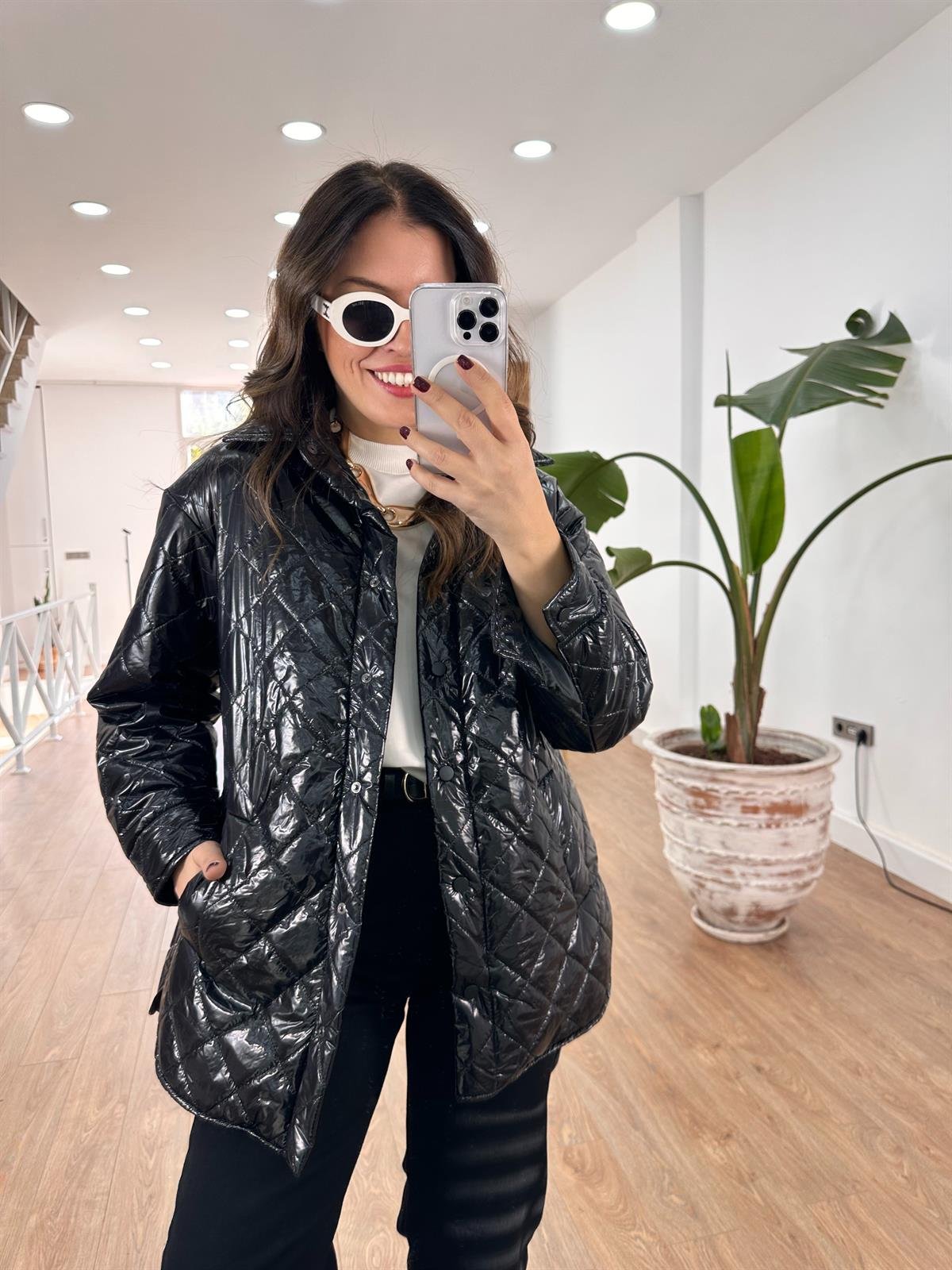 Beli Kuşaklı Parlak Şişme Mont