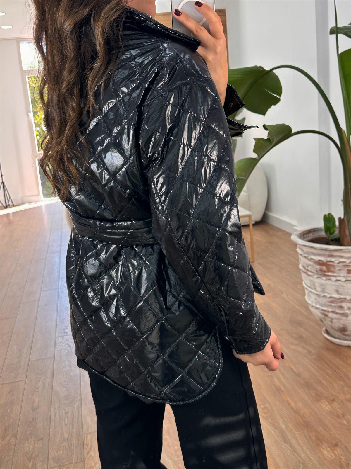 Beli Kuşaklı Parlak Şişme Mont