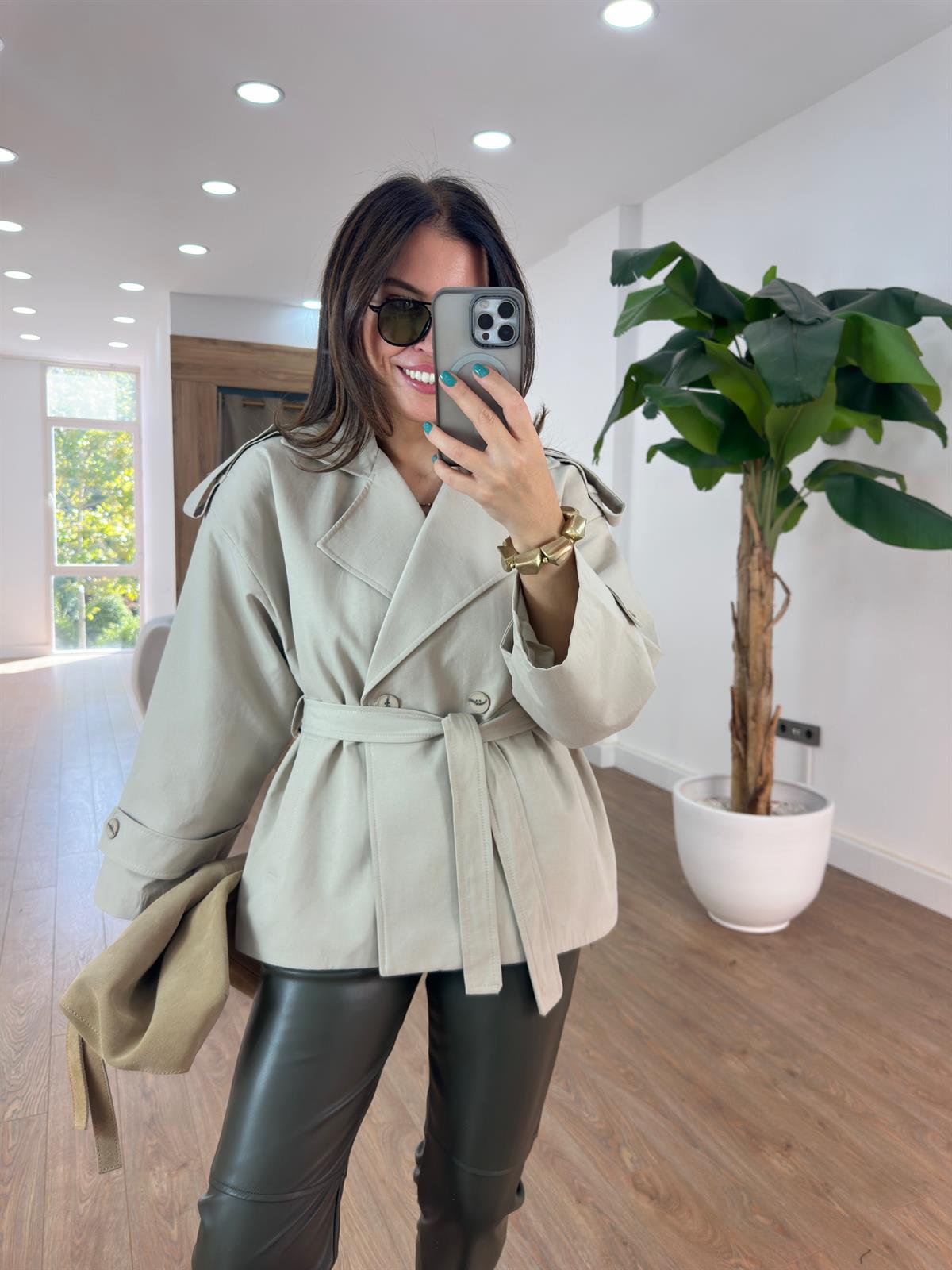 Beli Kuşaklı Vatkalı Trençkot - Taş