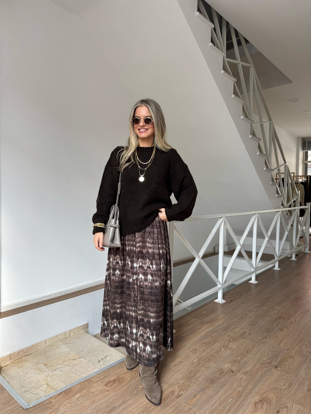 Beli Lastikli Batik Desenli Saten Etek 