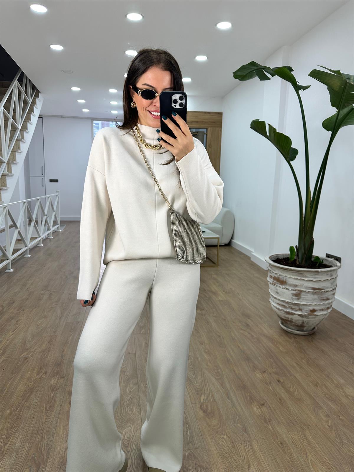 Beli Lastikli Bol Paça Triko Takım-Krem