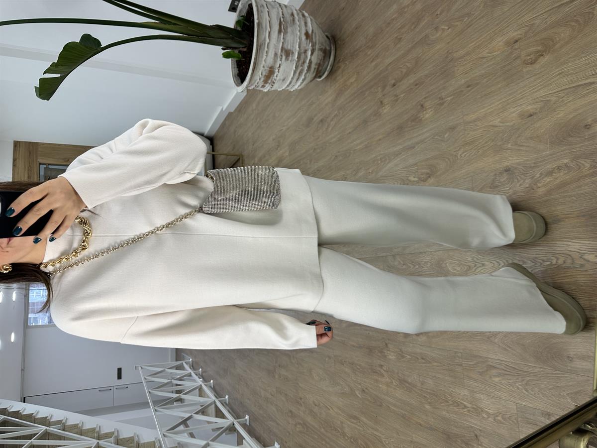 Beli Lastikli Bol Paça Triko Takım-Krem