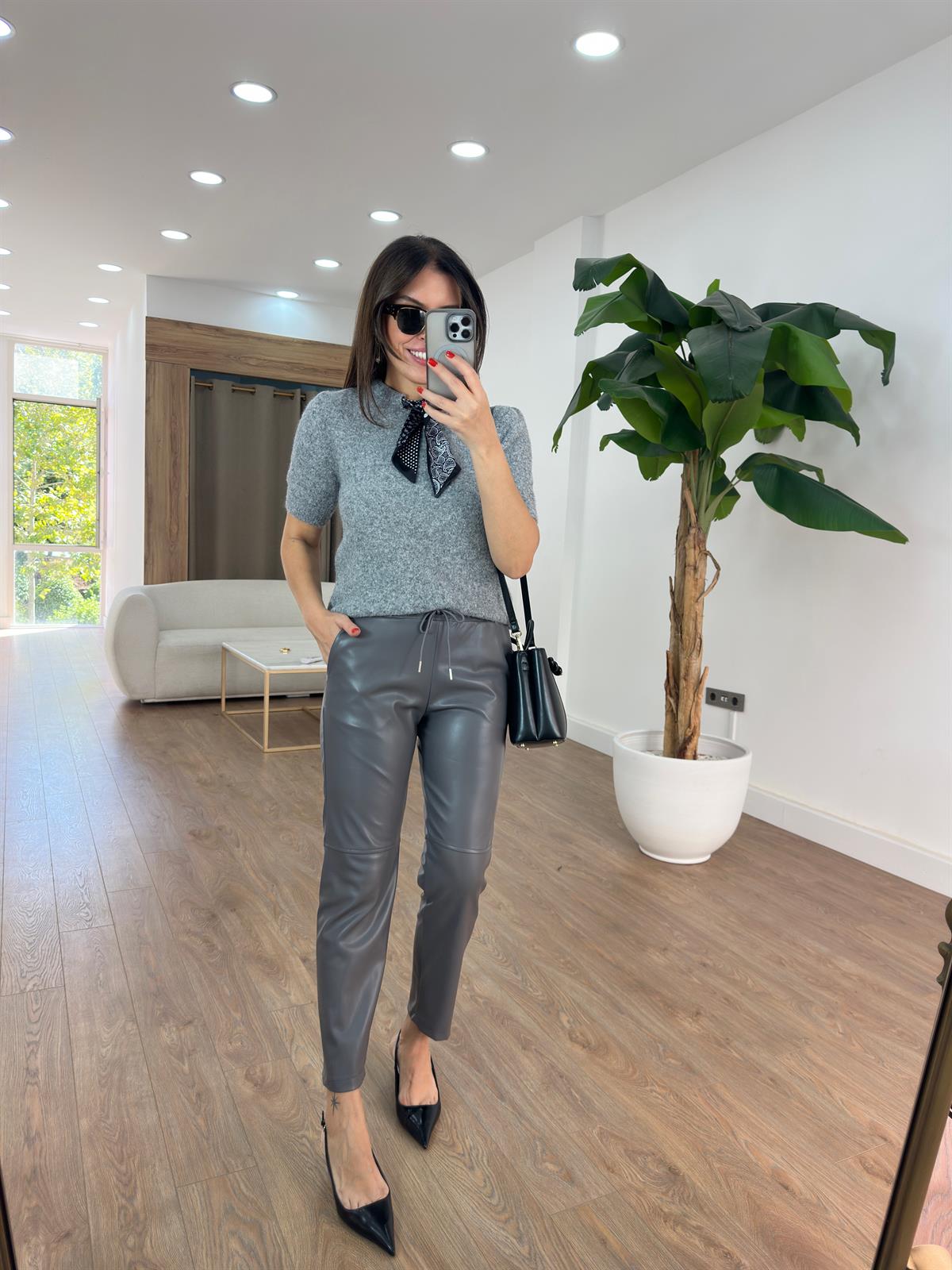 Beli Lastikli Deri Havuç Pantolon - Gri