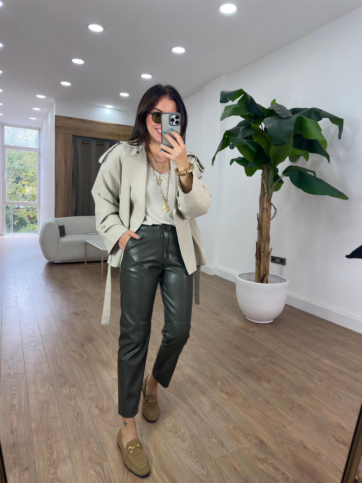 Beli Lastikli Deri Havuç Pantolon - Haki