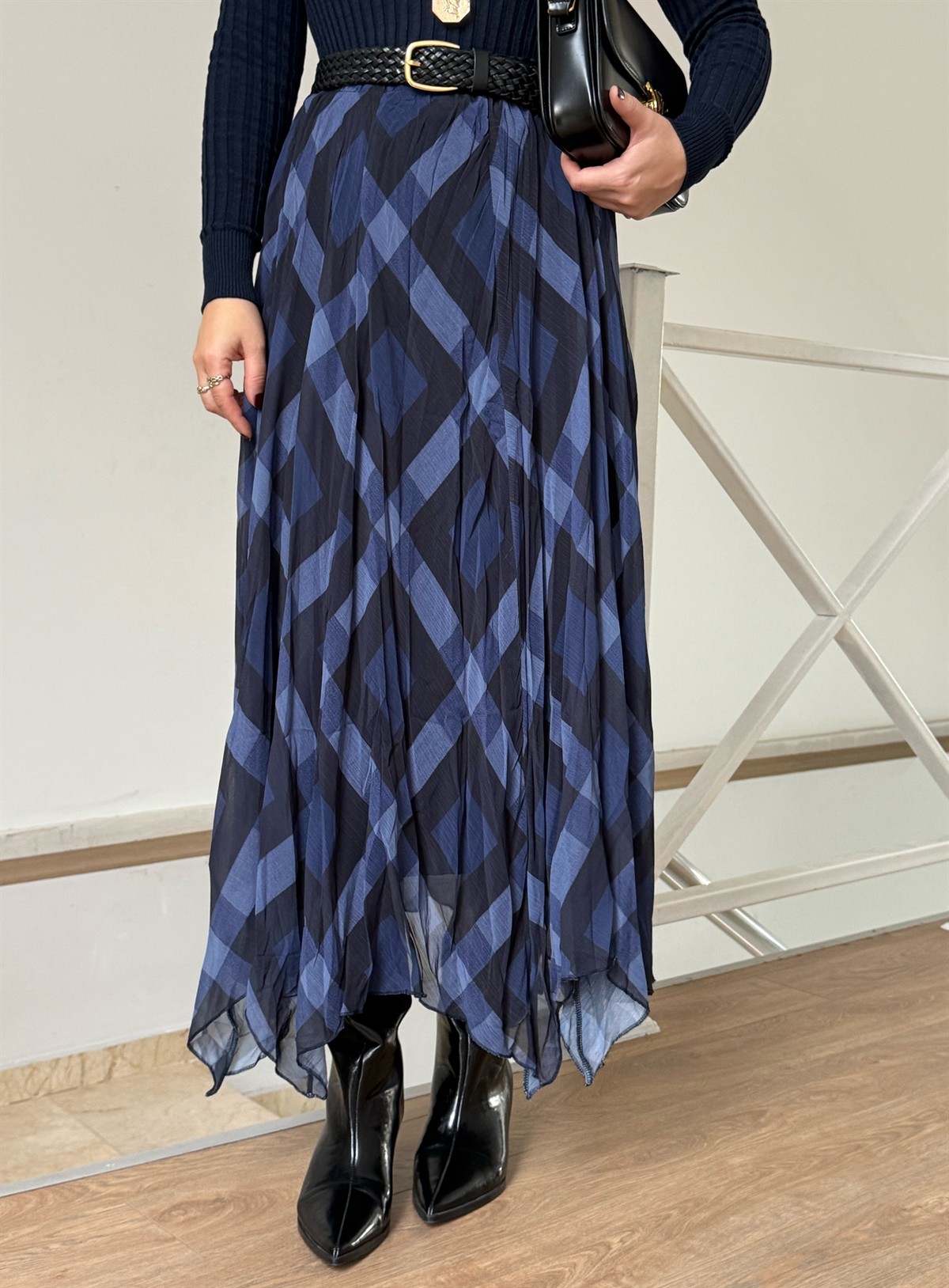 Beli Lastikli Parçalı Ekoseli Etek - Mavi