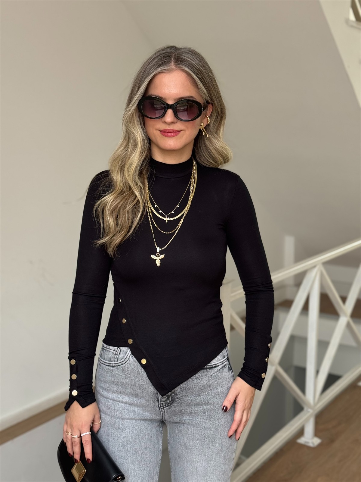 Beli ve Kolu Gold Düğmeli Bluz - Siyah