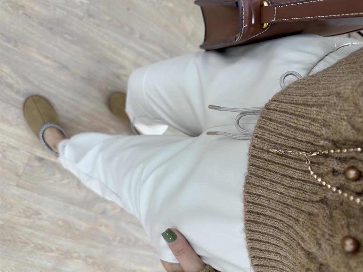 Beli Ve Paçası Lastikli Deri Pantolon-Taş