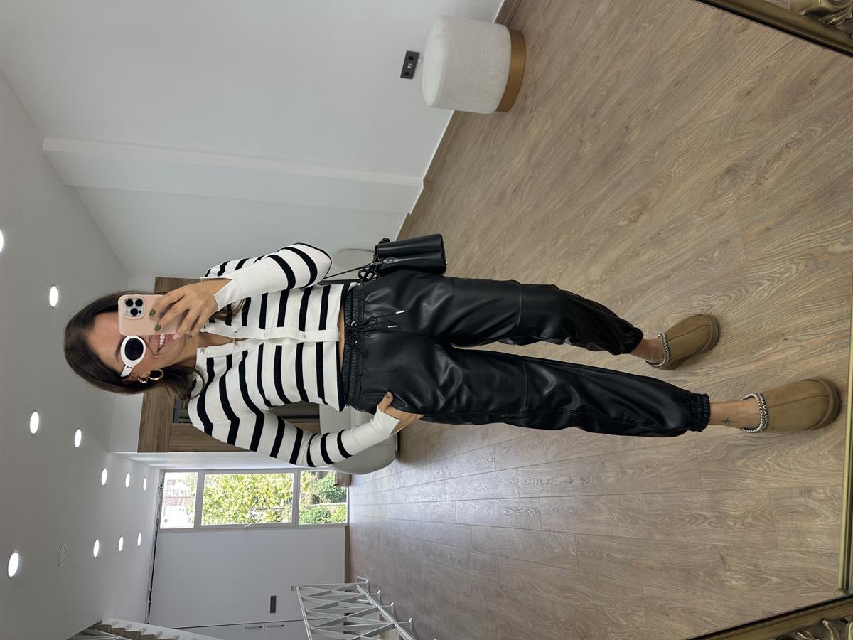 Beli Ve Paçası Lastikli Deri Pantolon-Siyah