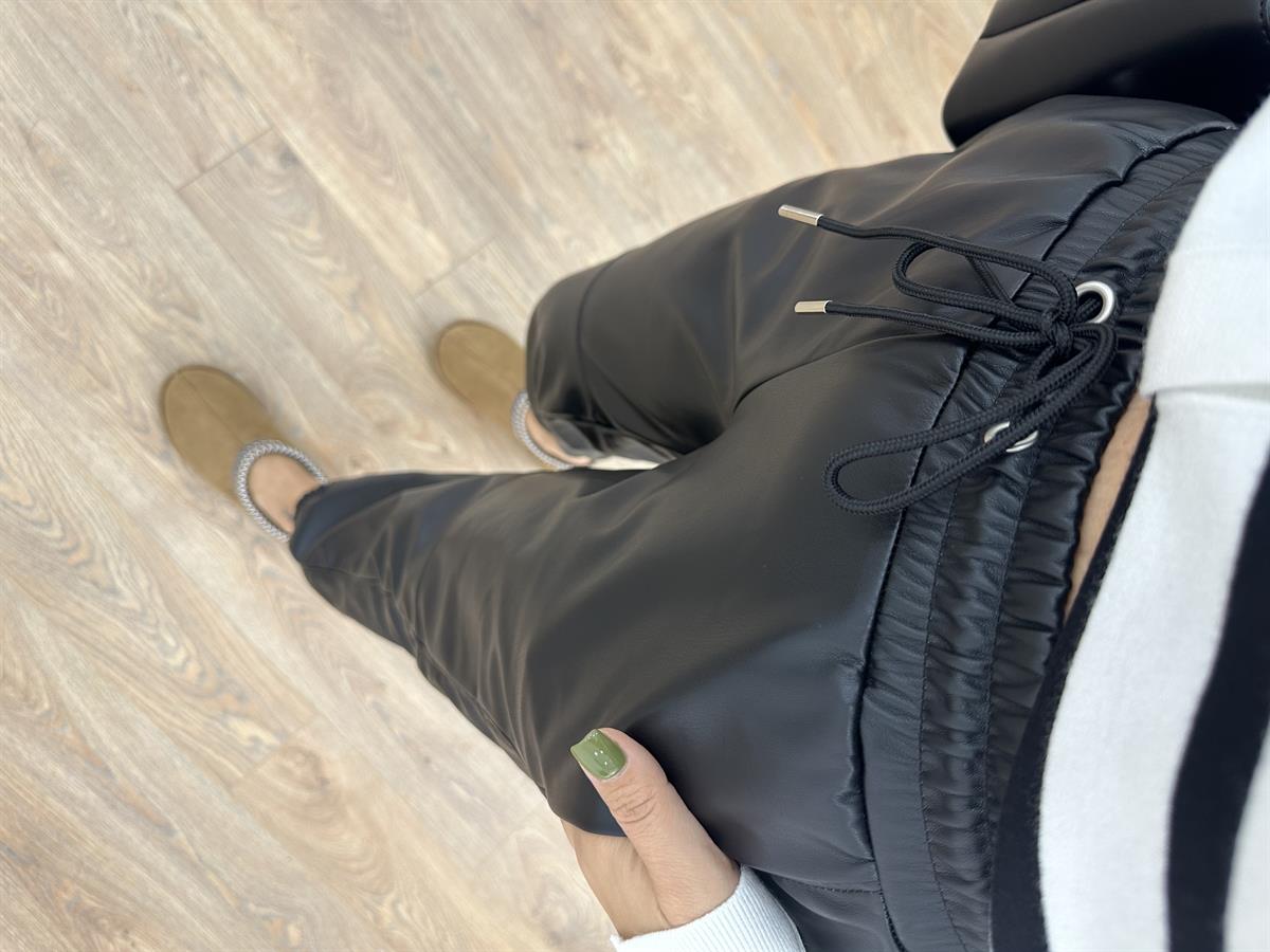 Beli Ve Paçası Lastikli Deri Pantolon-Siyah