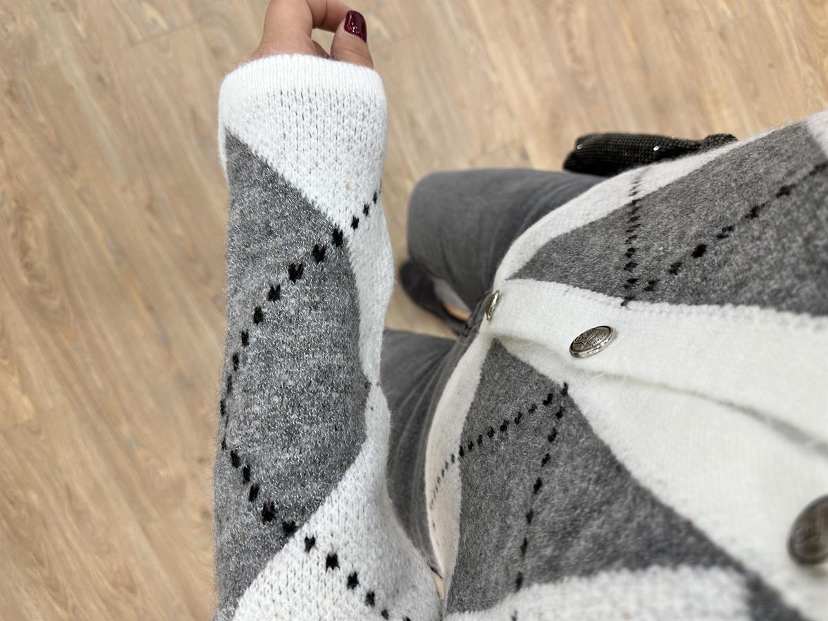 Beyaz Baklava Desenli Hırka