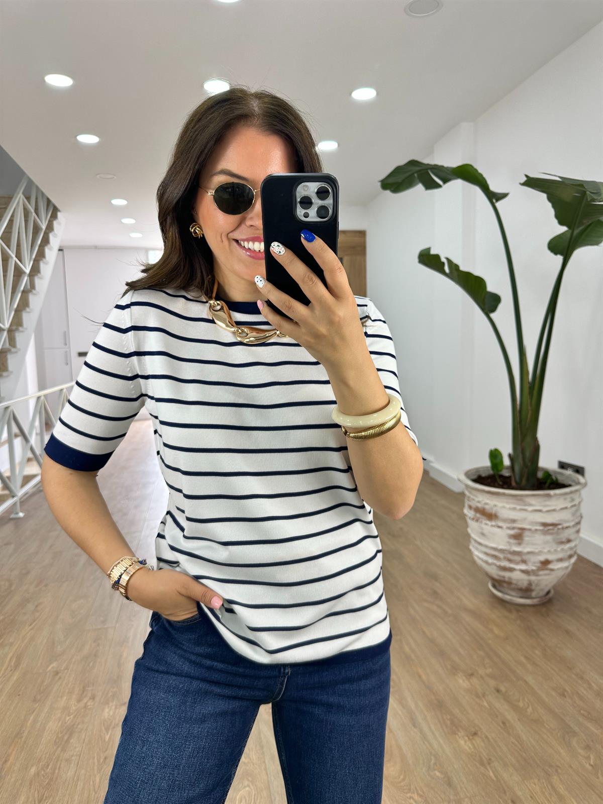 Beyaz Üzeri Lacivert Çizgili Merserize Triko